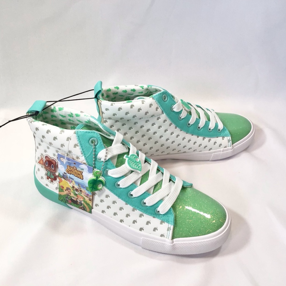 High-Top Sneakers NWT Animal Crossing New Horizon Ground Up Women’s size 9